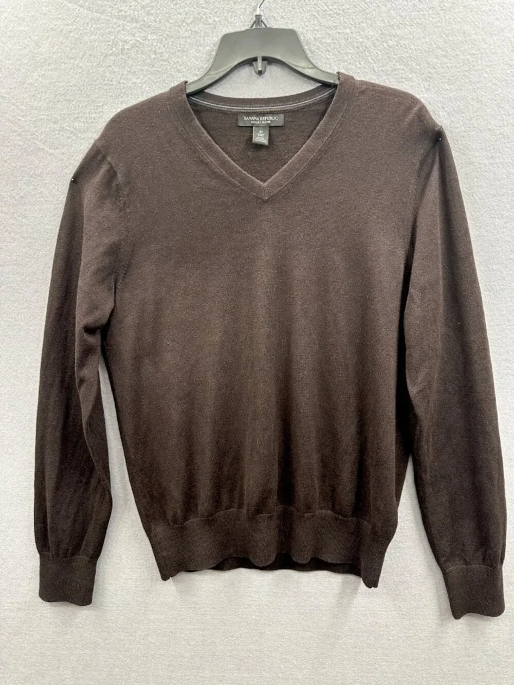 Banana Republic Luxury Blend Mens M V Neck Sweater Silk Cotton Cashmere Brown